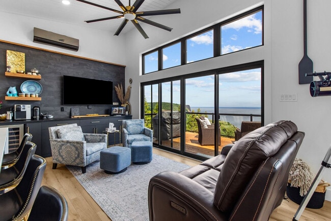 Building Photo - 54 Old Flatrock Rd