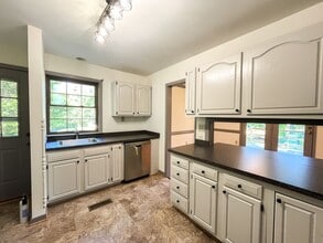 Building Photo - 1007 Hickory Creek Rd