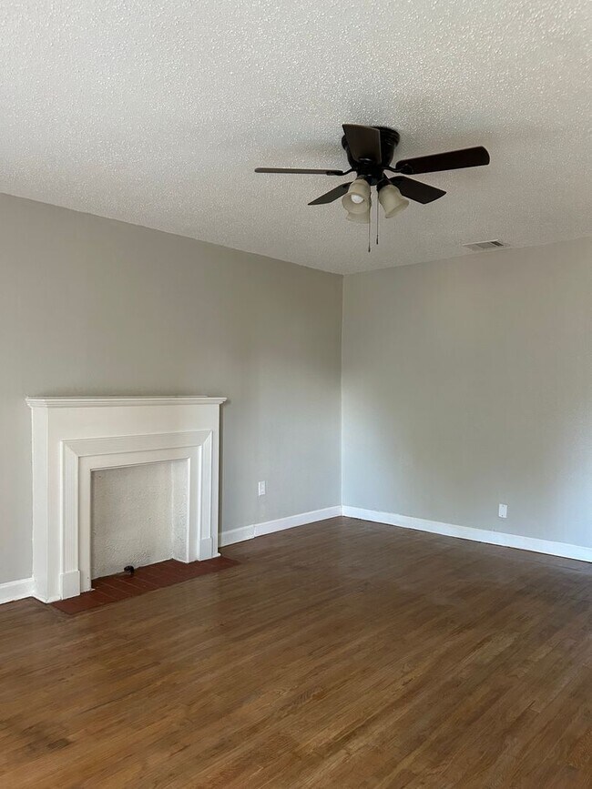 Foto del edificio - Adorable Remodeled Bivins Home