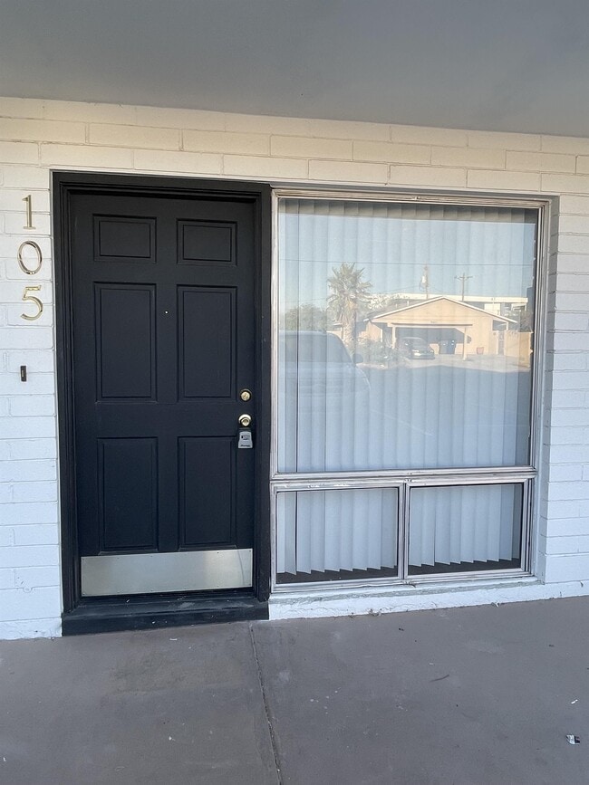 Photo - 301 W Helen St Townhome