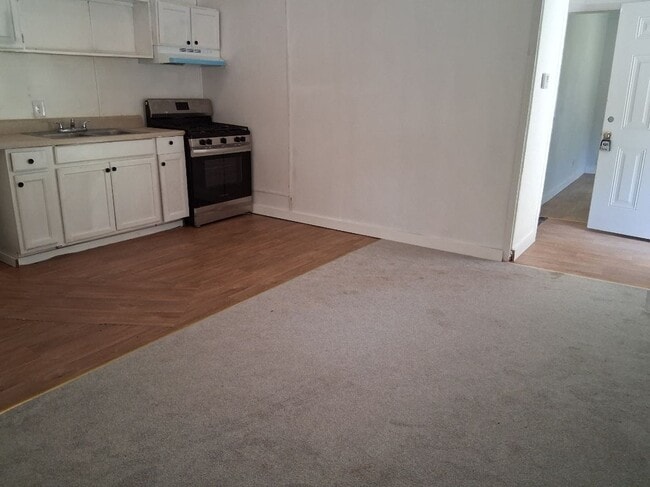 Building Photo - 40 Skylark Cir