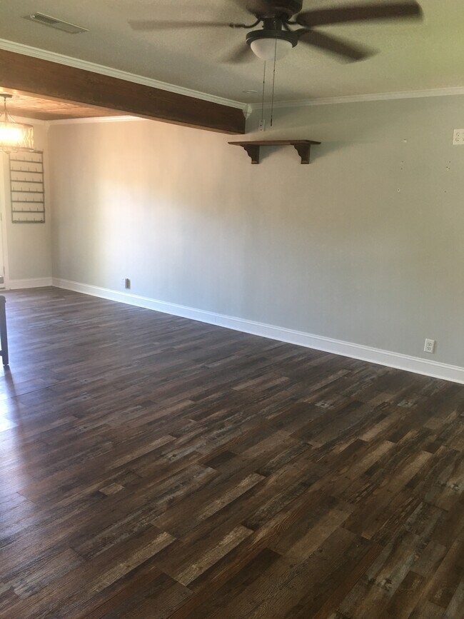 Building Photo - 98 Joan Dr