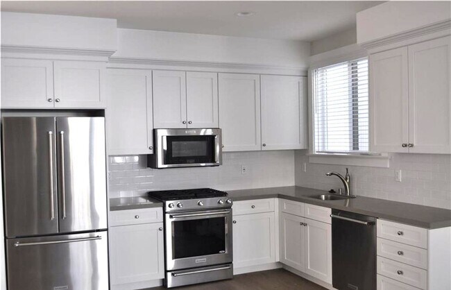 Foto del edificio - Steps to the Beach!