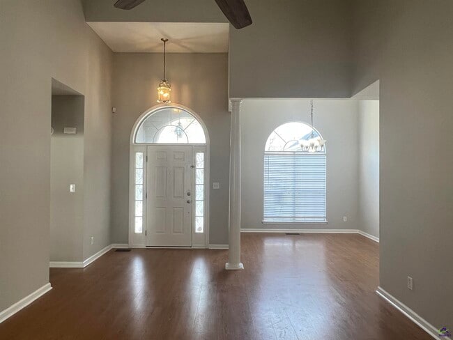 Building Photo - 253 Chadwick Cir