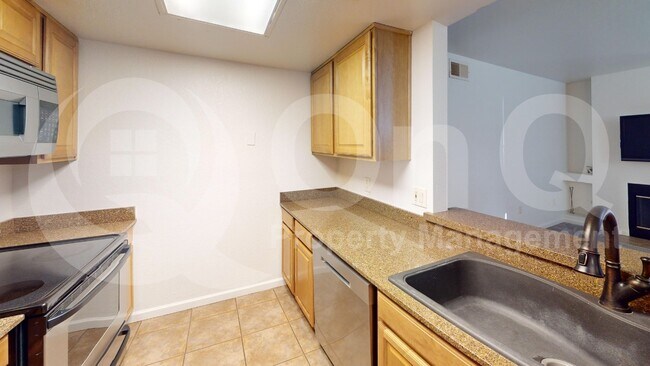 Foto del edificio - 101 S Players Club Dr