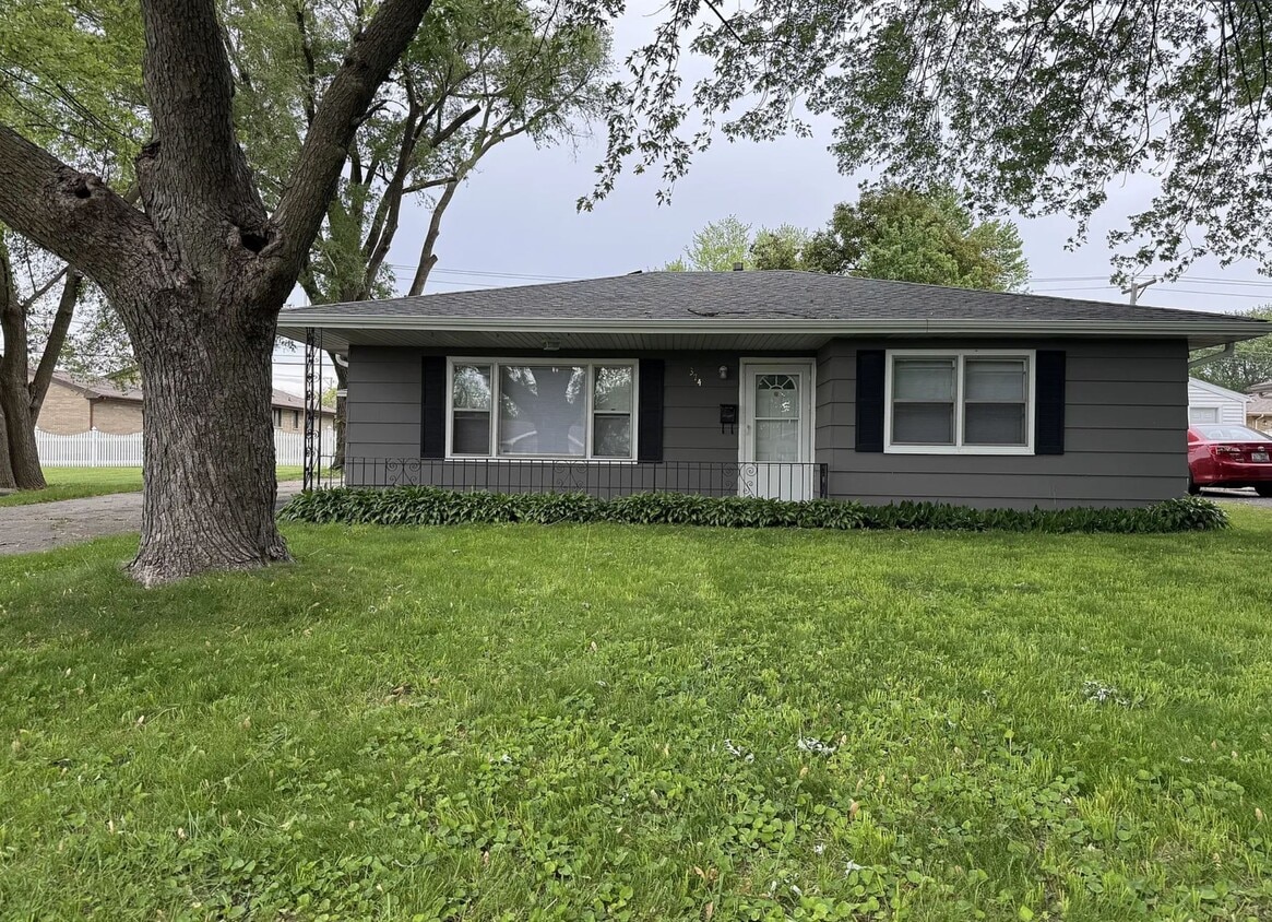 Primary Photo - 374 N Levasseur Ave