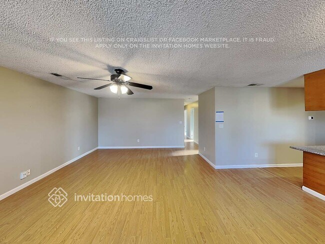 Foto del edificio - 4860 Teakwood Dr