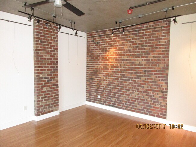 Foto del edificio - Old Town Lofts - East facing studio w/balc...