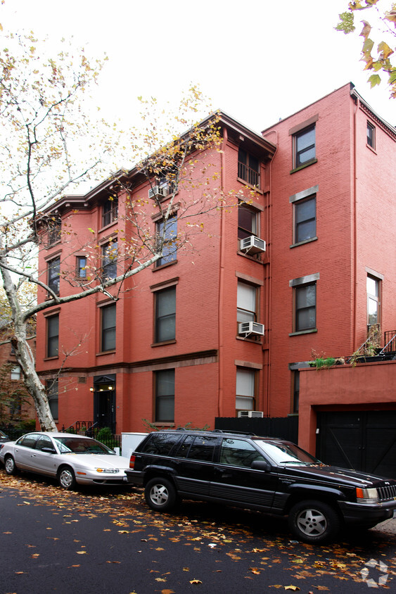 Building Photo - 108 Joralemon St