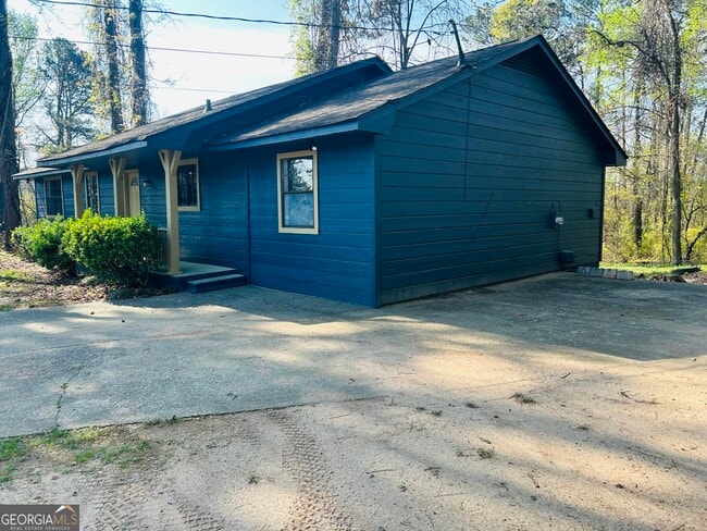 Foto del edificio - 6165 Radford Dr