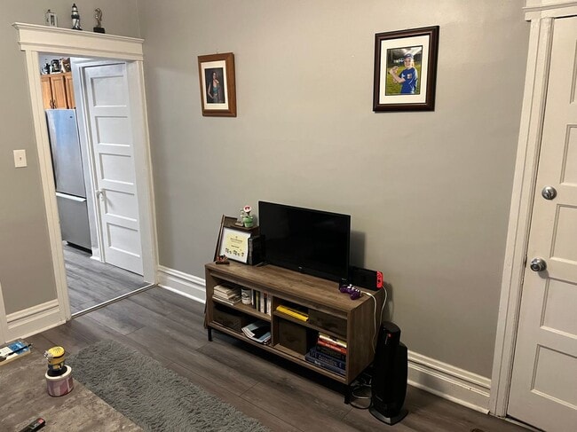 Building Photo - 1807 Lincoln Ave