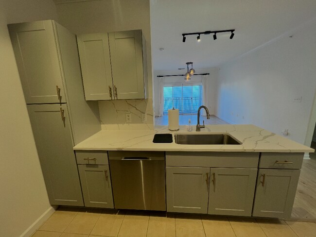 Foto del edificio - 12925 Centre Park Cir