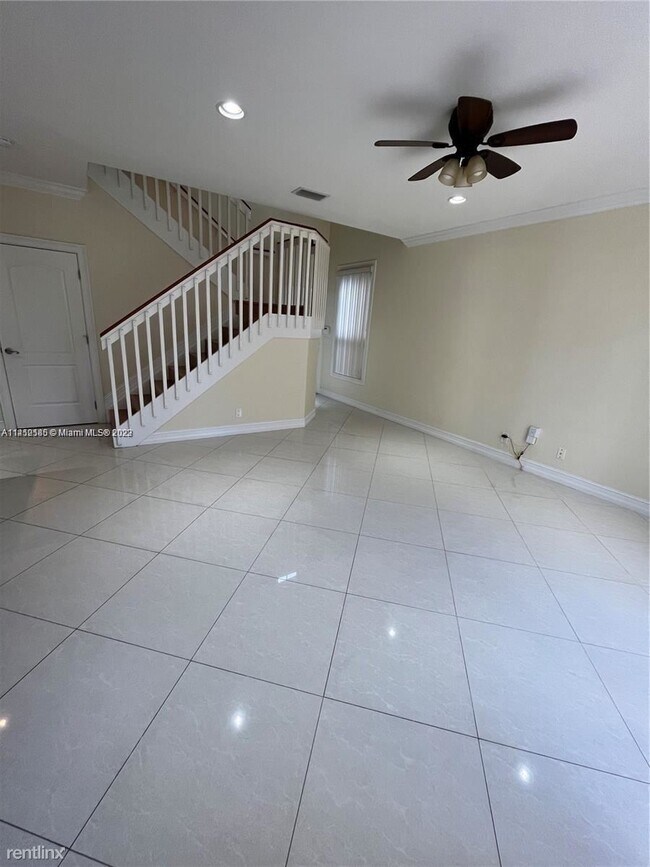 Building Photo - 3 br, 2.5 bath Townhome - 3540 Morningside...