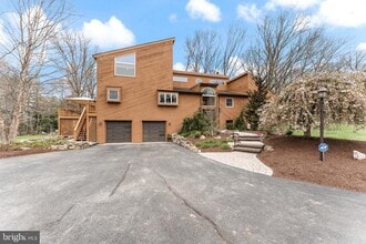 Building Photo - 1038 Hopewell Rd