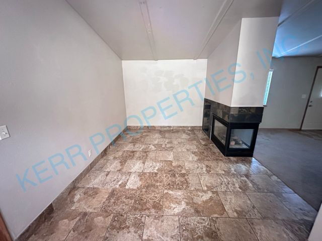 Foto del edificio - 8645 SE 155th Ave