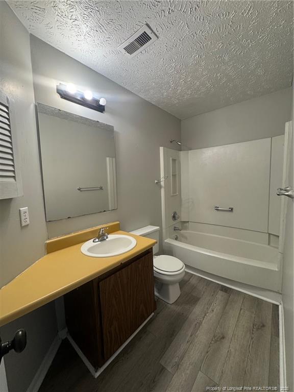 Foto del edificio - 901 Applewood Ln