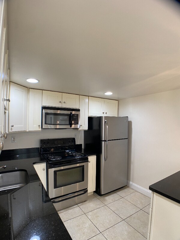 Building Photo - 1341 Newton St NW