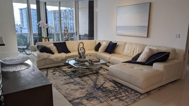 Foto del edificio - 3100 N Ocean Blvd