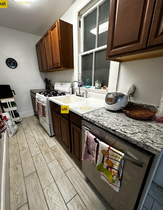 Foto del edificio - 456 Beacon St