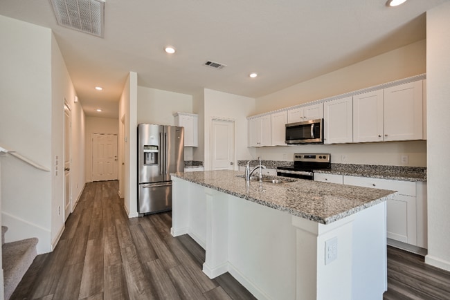 Foto del edificio - 13530 Kinsman Road