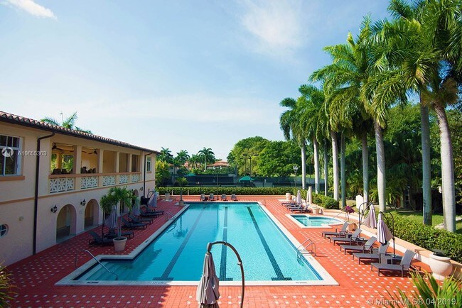 Foto del edificio - 13621 Deering Bay Dr