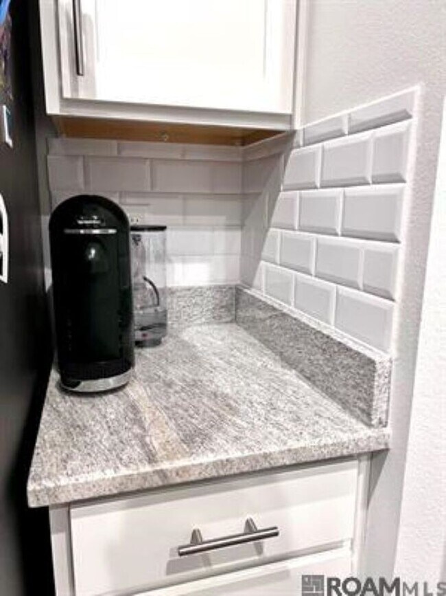 Foto del edificio - 24245 Golden Shore Ave