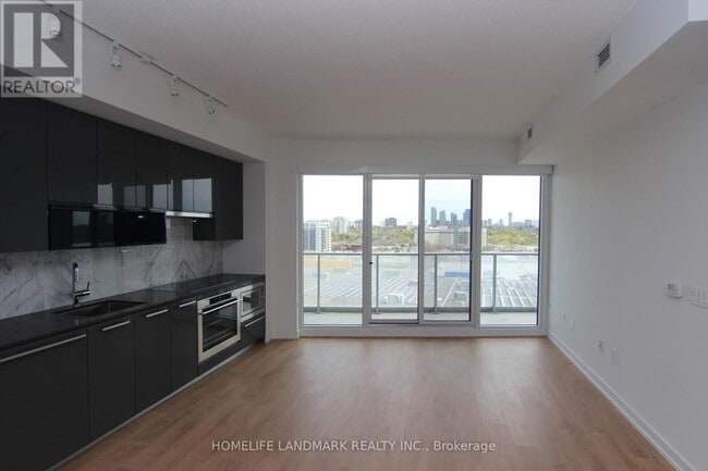 Building Photo - 117-117 McMahon Dr