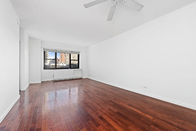Primary Photo - 345 E 80th St