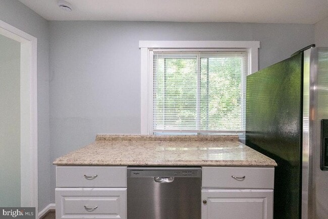 Building Photo - 8075 Solley Rd