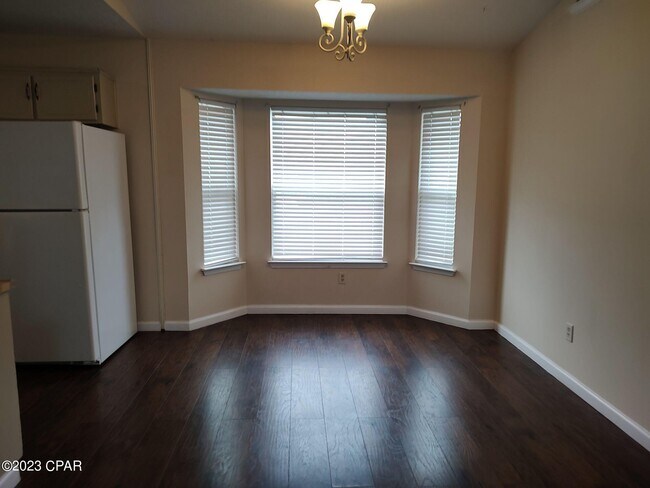 Building Photo - 306 Prudence Ln