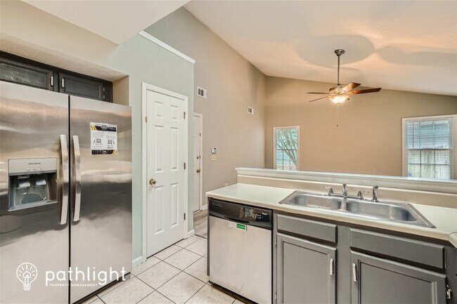 Foto del edificio - 3635 Manchester Dr