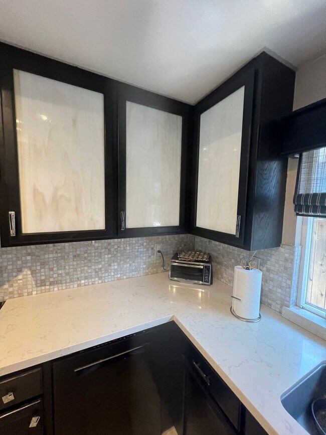 Foto del edificio - Charming 3 Bed, 2 Bath Home in West Davis ...
