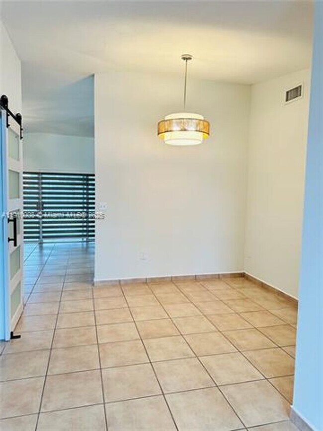 Foto del edificio - 1101 NW 134th Pl