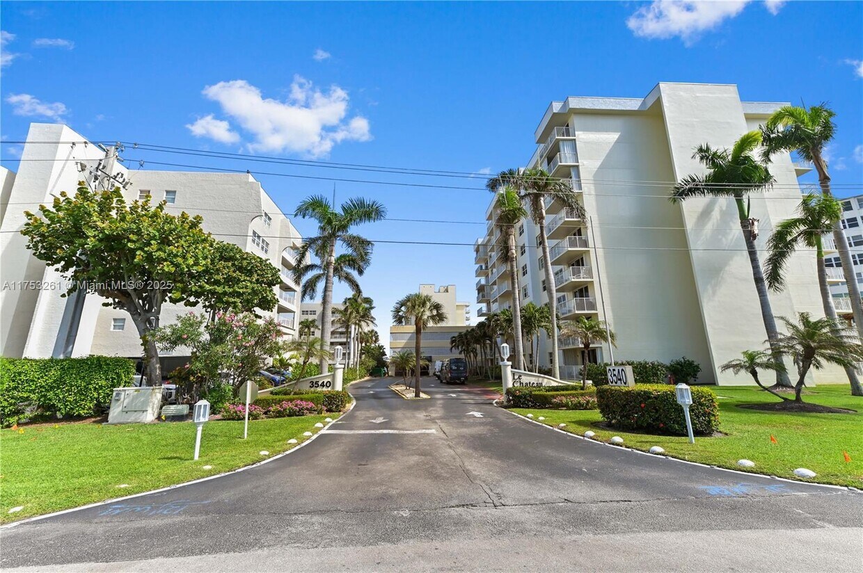 Foto principal - 3540 S Ocean Blvd