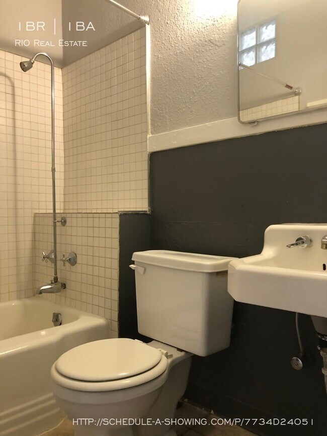 Building Photo - Beautiful One Bedroom with own Entry!
