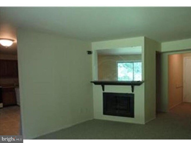 Foto del edificio - 1151 Woodlane Rd