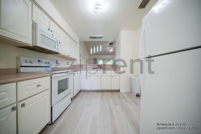 Foto del edificio - 840 SE 8th St