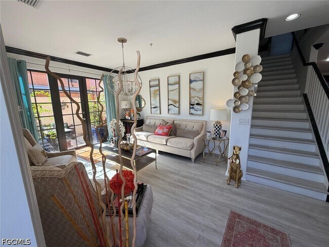 Foto del edificio - 8760 Melosia St