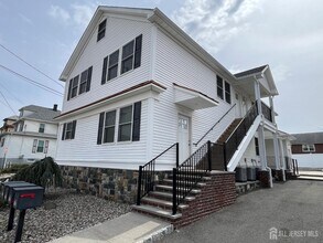 Building Photo - 16 E Kupsch St