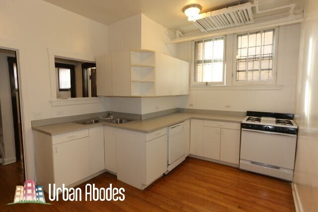 Foto del edificio - 824 W Waveland Ave