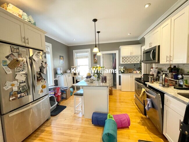 Foto del edificio - 76 Parker Hill Ave