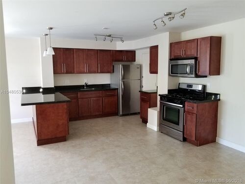 Building Photo - 6886 N Kendall Dr