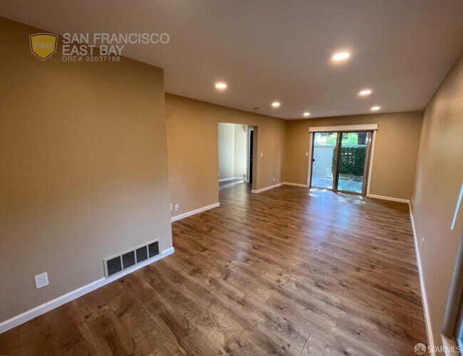 Foto del edificio - 1716 Parkside Dr