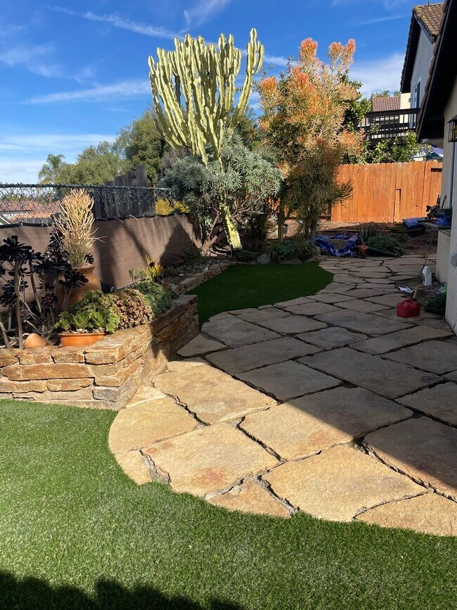 Foto del edificio - 2 bed 2 bath single family residence. AVAILABLE 5/16