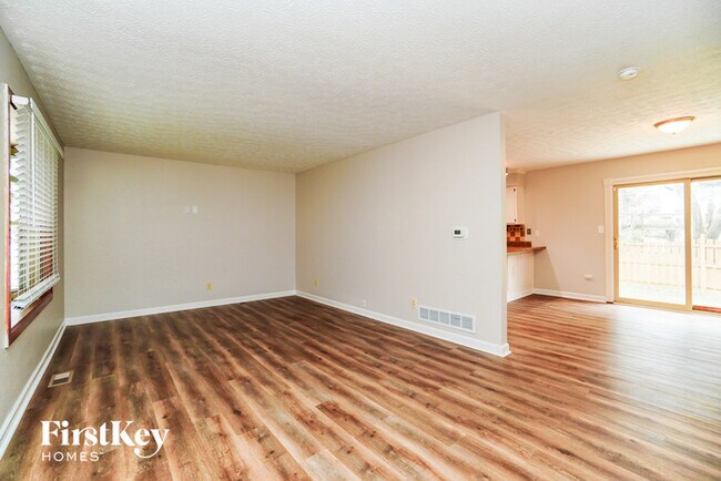 Building Photo - 2078 Lynbridge Dr