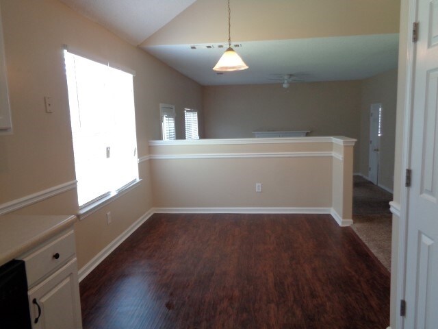 Foto del edificio - 1059 Field View Drive
