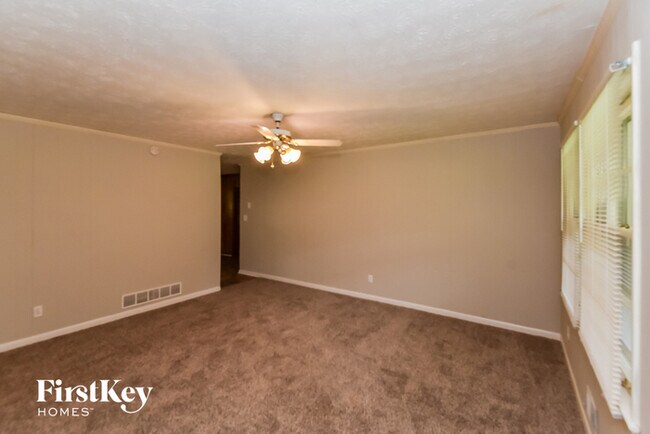 Foto del edificio - 4819 Lehigh Dr
