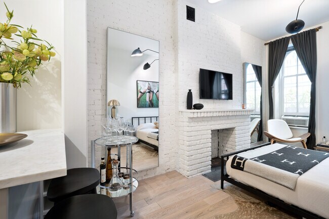 Foto del edificio - 354 W 12th St