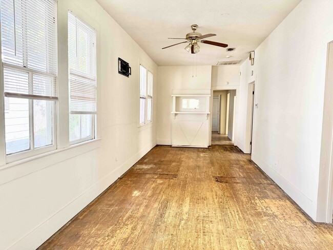 Photo - 303 S 21st St House