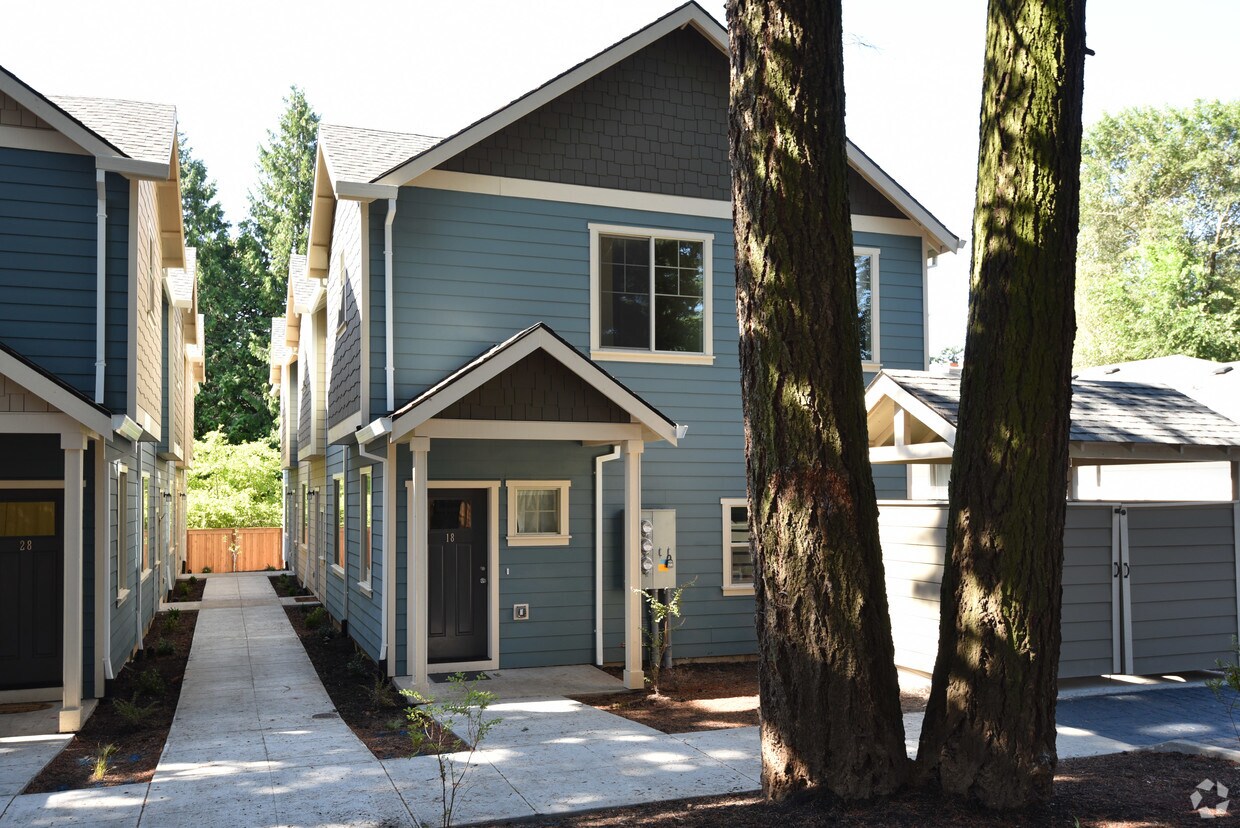 Building Photo - 18 NE 151st Ave